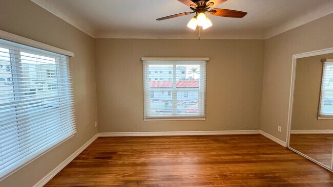 Interior Photo - 2311 4th Ave
