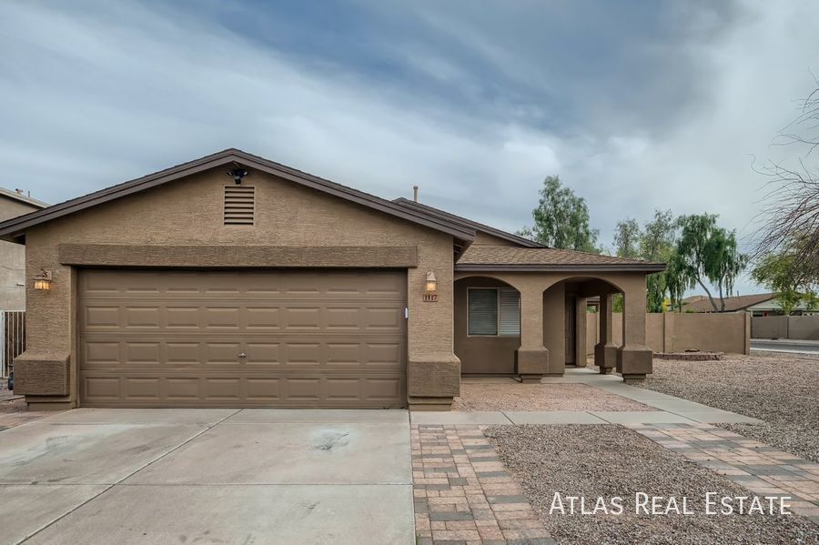 Primary Photo - 2 WEEKS FREE RENT IF MOVED IN BY 4/30! 3 b...