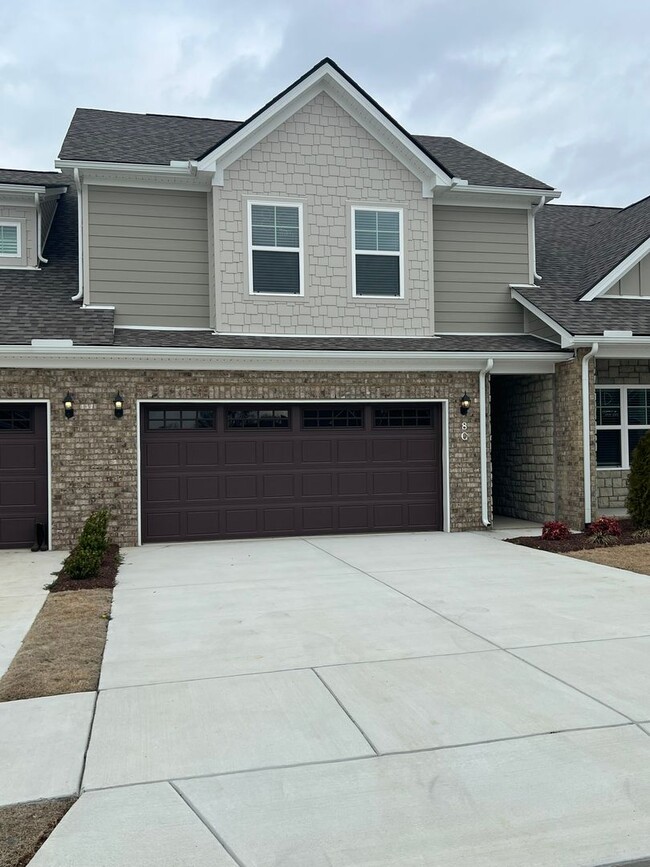 Building Photo - 967 Horse Mountain Rd