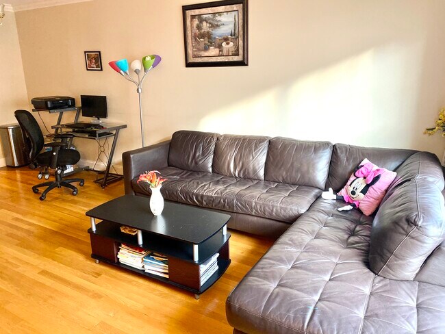 Sala de estar - 85 Camp Ave