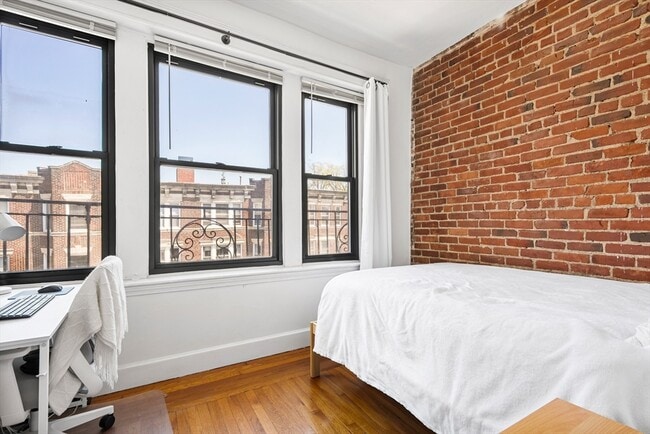Building Photo - 107 Jersey St