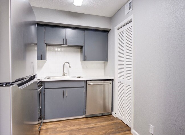 Interior Photo - Wornall Place Apartments & Townhomes