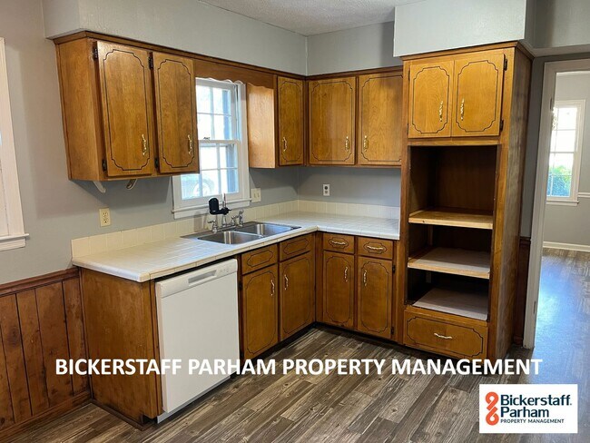 Foto del edificio - 4661 Acorn St