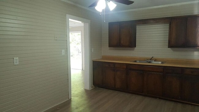 Foto del edificio - 3604 N Terry St