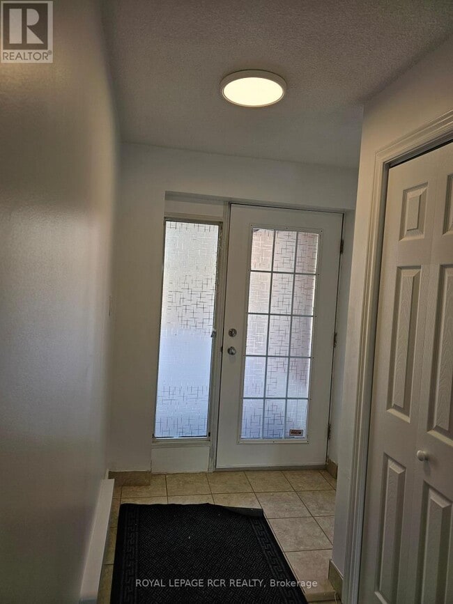 Building Photo - 2 Orchard Heights Blvd