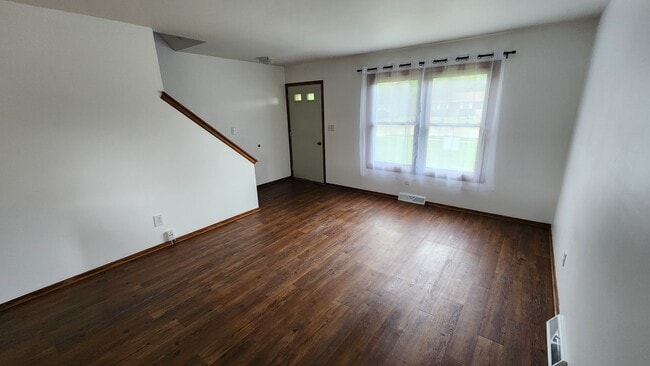 Building Photo - 103 W Stoney Ridge Way