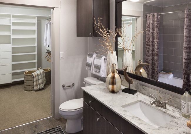 Building Photo - 1419 Montrose-141.75