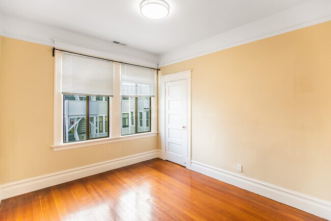 Foto del edificio - 936 Broadway