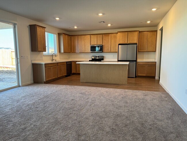 Foto del edificio - Brand New Solar Home in Morgan Knolls!