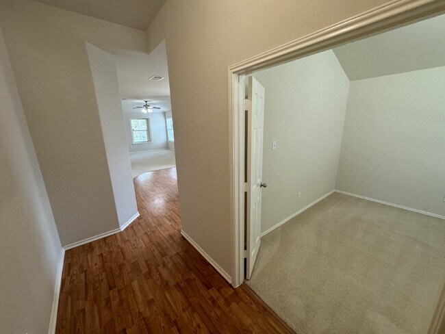 Foto del edificio - 2209 Christoff Loop