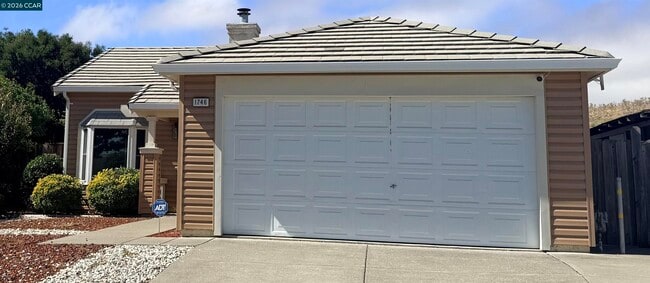 Building Photo - 1746 Highland Cir