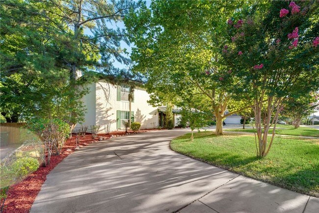 Building Photo - 7609 Westwind Dr