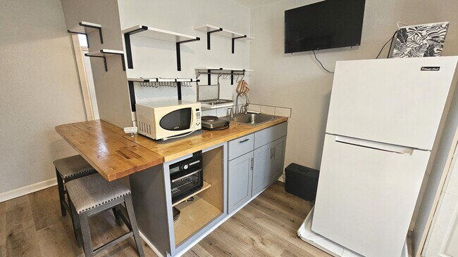 Foto del edificio - Studio, 1 covered parking with Murphy bed