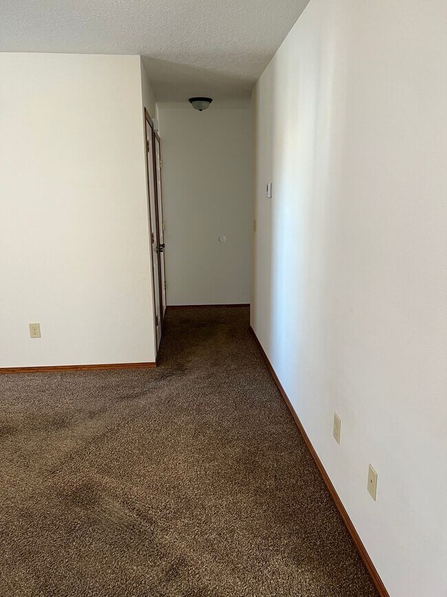 Foto del edificio - 3 bedroom 2 bath Spacious Duplex in great location!