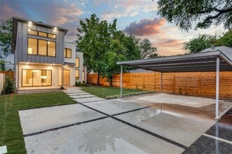 Building Photo - 8802 Diceman Dr