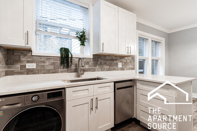 Building Photo - 2131 W Giddings St