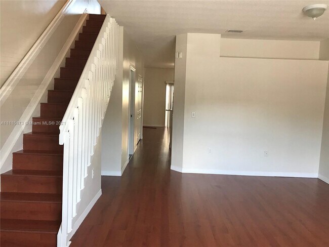Foto del edificio - 2219 SE 25th Ave
