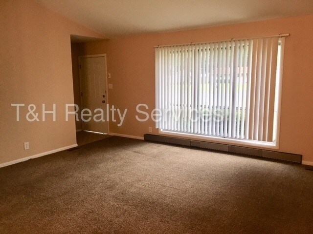 Building Photo - PENDING-Charming Ranch in Wayne Township!