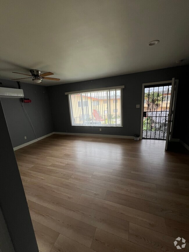 Building Photo - 6906 Marbrisa Ave