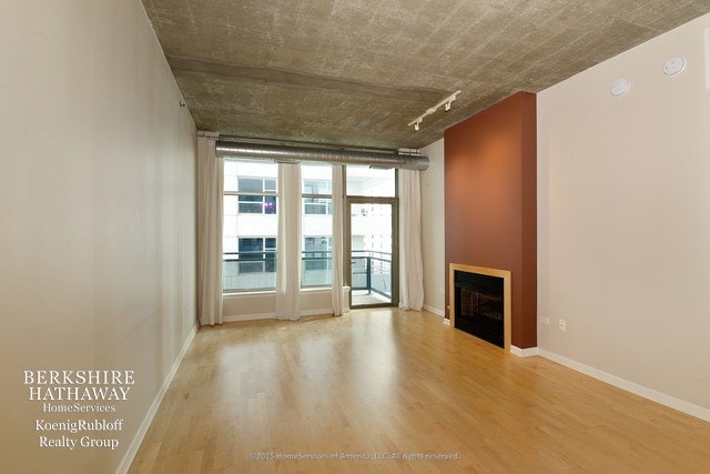 Building Photo - 125 E 13th St