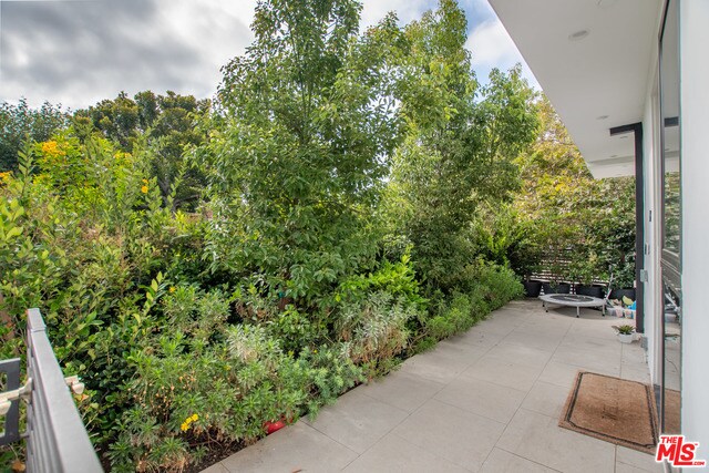 Foto del edificio - 829 N Martel Ave