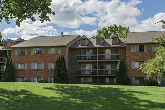 Building Photo - Weathervane Apartments (New Owner & Manager)