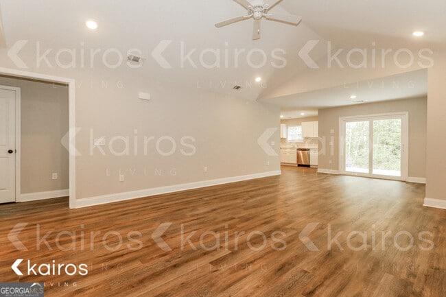 Foto del edificio - 153 Cottage Grove Rd