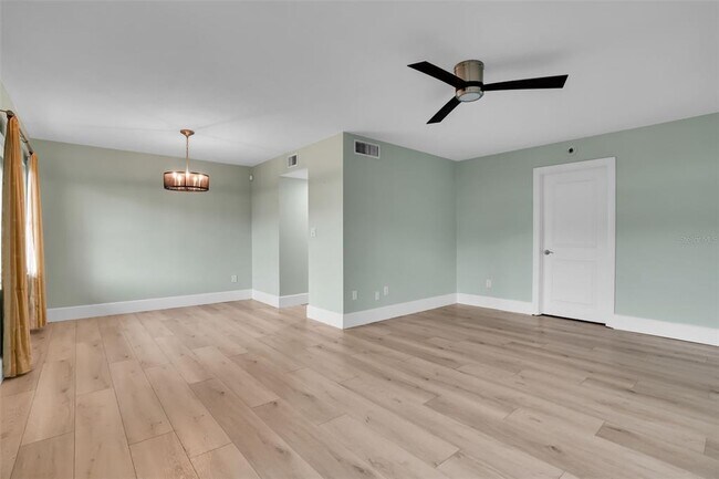 Building Photo - 4920 Locust St NE