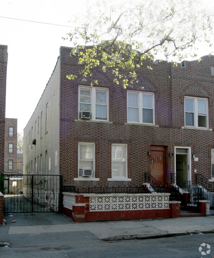 Primary Photo - 62 E 96th St