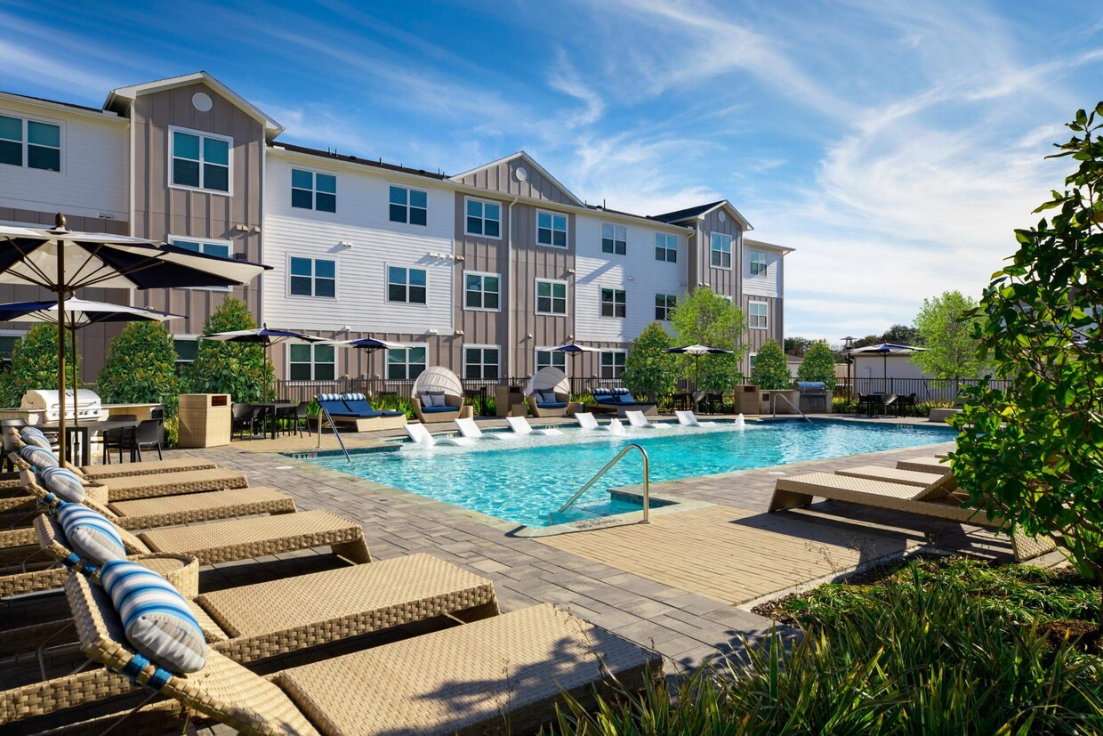 friendswood August Friendswood - 2911 W El Dorado Blvd Friendswood, TX 77546 |  Apartments.com