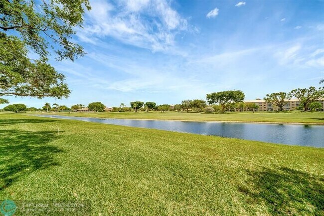 Foto del edificio - 1101 SW 128th Terrace