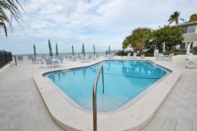 Foto del edificio - 1065 Gulf Shore Blvd N