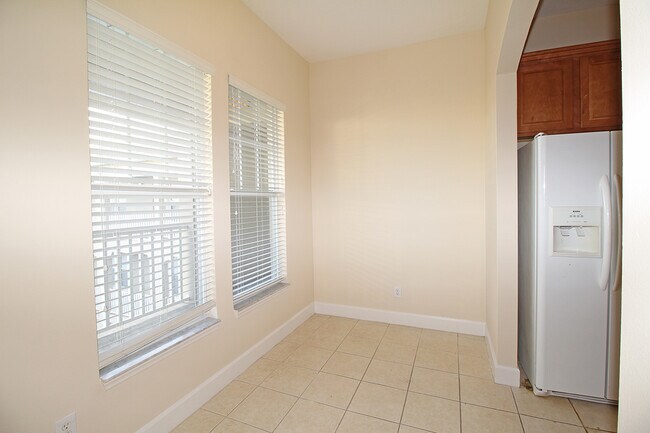 Foto del edificio - Top Floor 3/2 Condo in Artisan Park