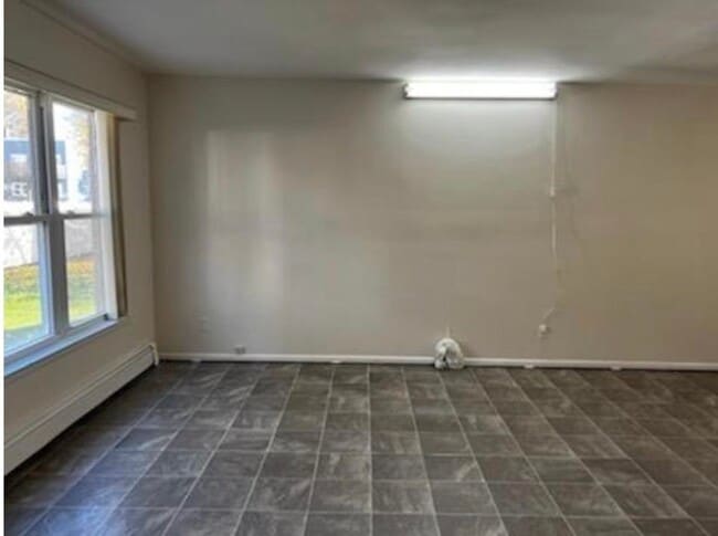 Building Photo - 32 Riverview Ct