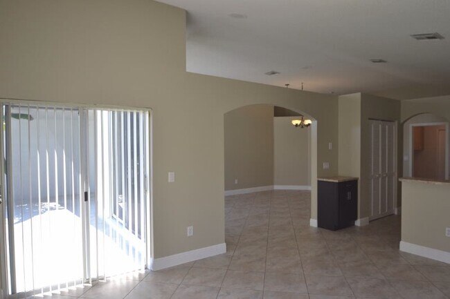 Building Photo - 2033 NW 178th Way