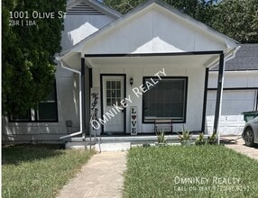 Building Photo - 1001 Olive St