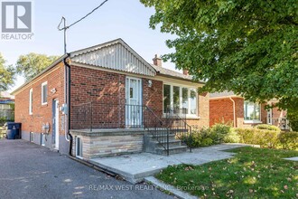 Building Photo - 17 Clevedon St