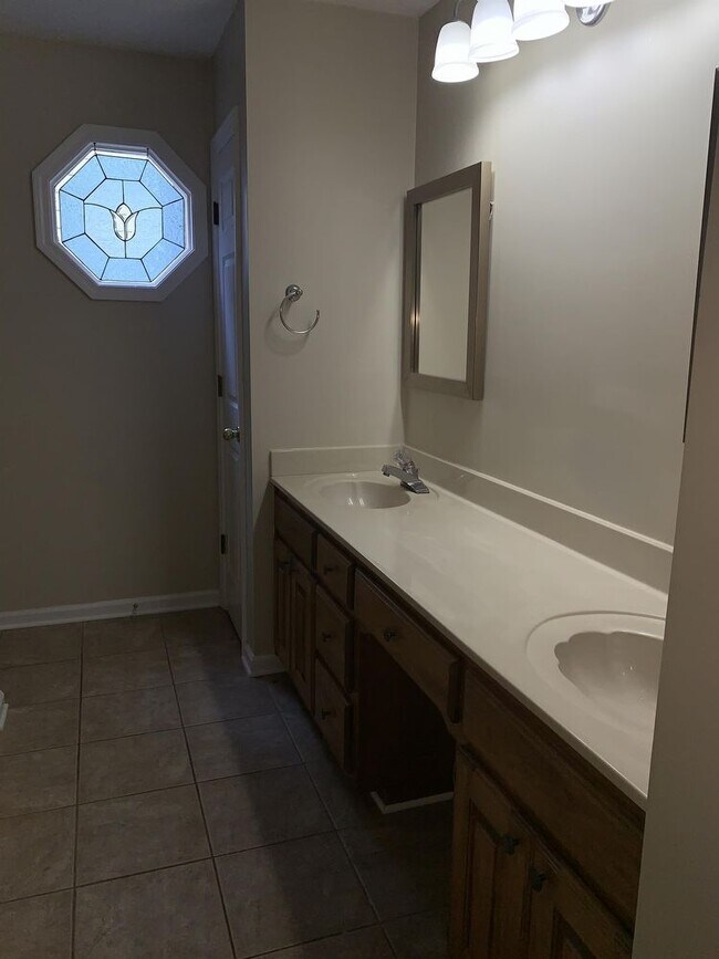 Building Photo - 760 Hunters Creek Lane