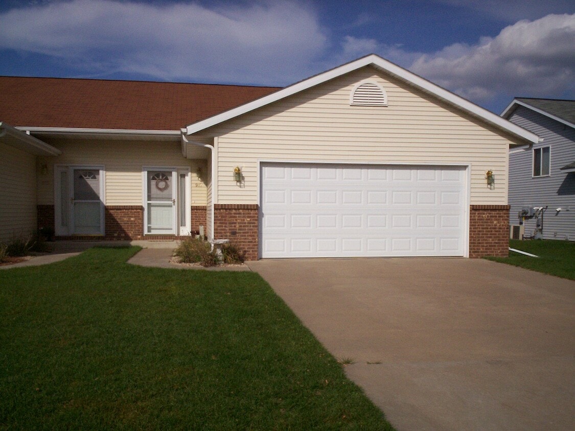 917 Bethanne Pl Unit 917, Onalaska, WI 54650 Condo for Rent in Onalaska, WI