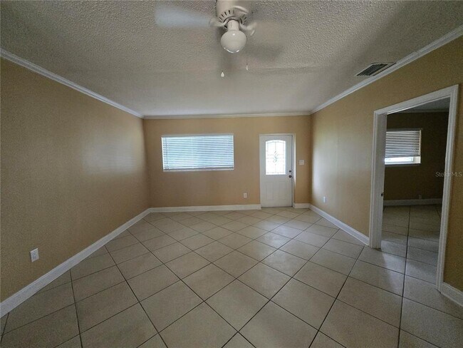 Building Photo - 1630 Summerdale Dr