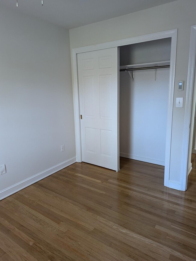 Foto del edificio - 511 Maple Ave