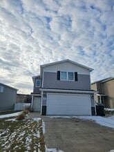Building Photo - 949 Madison Ln
