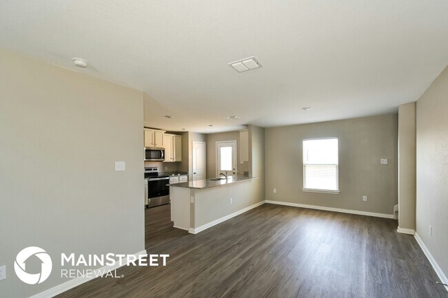 Building Photo - 3223 Begonia Bend