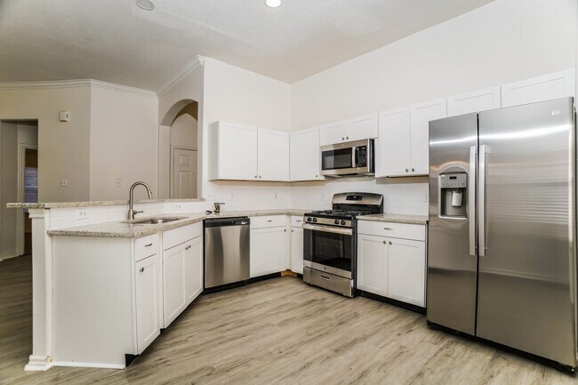 Building Photo - 18422 Wolf Creek Trl