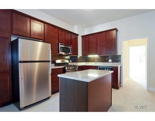 Building Photo - 4125 N Ashland Ave