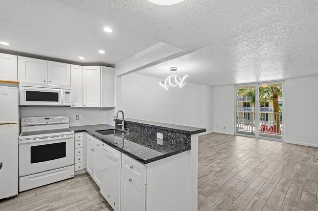 Building Photo - 2929 S Ocean Blvd