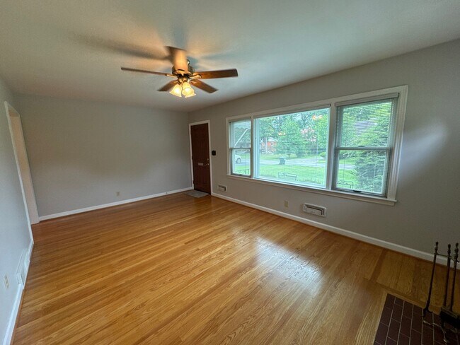Building Photo - 4305 Darbrook Rd