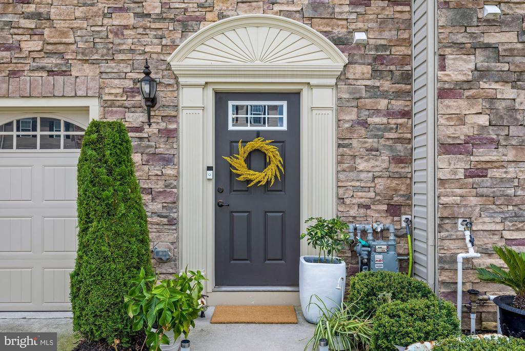 Foto principal - 102 Village Green Ln