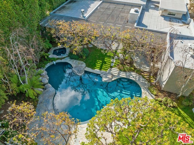 Foto del edificio - 708 N Camden Dr