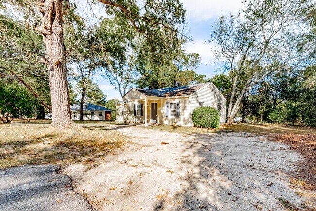Building Photo - 3512 Baxter Dr